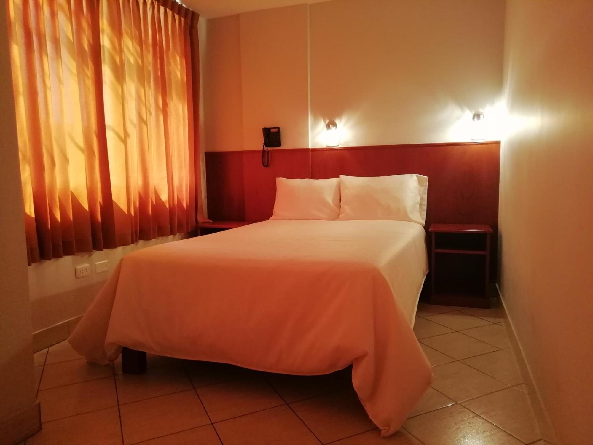 Hostal Vasco Tacna Ngoại thất bức ảnh